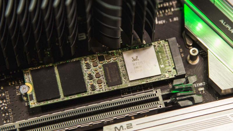  Realtek     SSD   PCIe Gen 4 NVMe