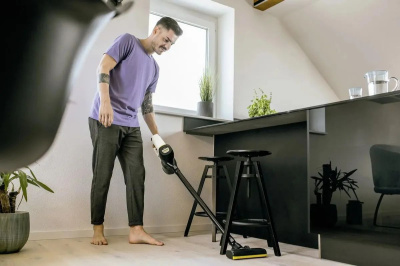   Karcher VC 4 Cordless myHome 140  (1.198-630.0)