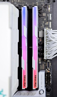   32Gb (2x16) Acer Predator Hermes RGB White, DDR5, 6800Mhz, CL32 (32-45-45-108), 1.4V, HERMES-32GB-6800-1R8-V4 with Fan