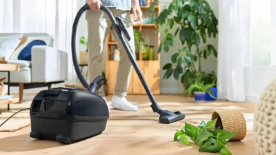 ������� Bosch BGL38GOLD 1700�� ������/����������