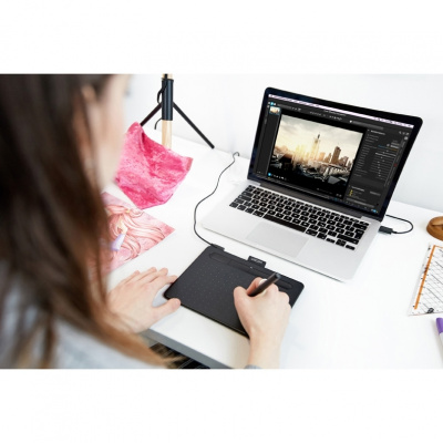 ������� ����������� Wacom Intuos M Black CTL-6100WLK-N